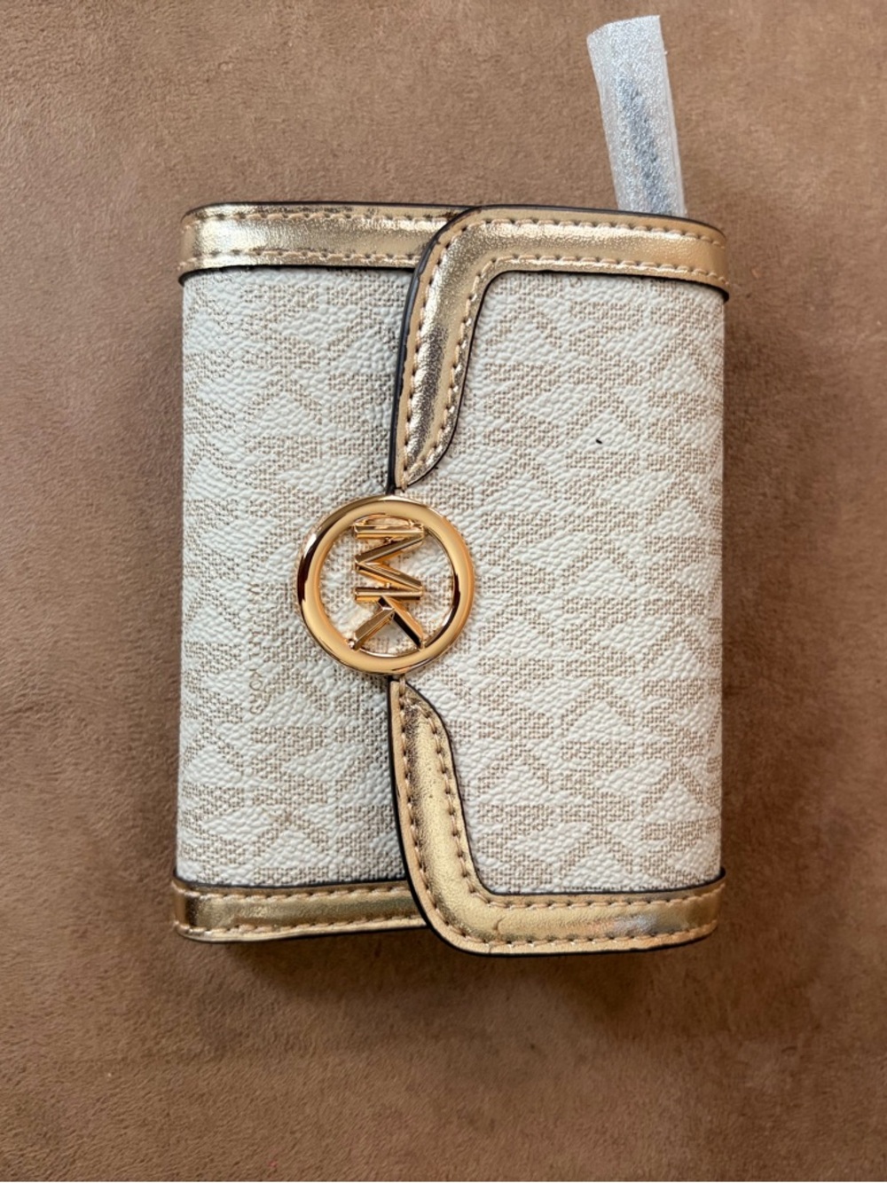 NWT Michael Kors Leida Medium Metallic Signature Logo Snap Wallet Pale Gold Trim